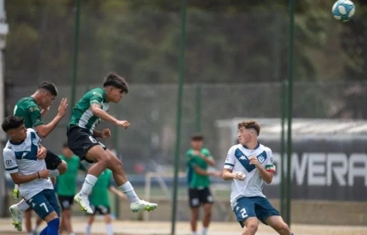 Padovan juega de central.