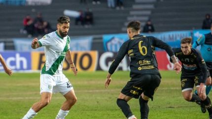 Banfield goleó a Argentino de Merlo. Banfield goleó a Argentino de Merlo.
