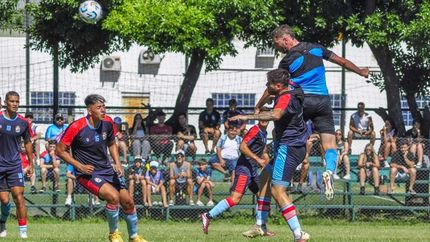 Lugarzo ganando en las alturas.