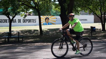 inscriben para practicar deportes gratis en el parque de lomas