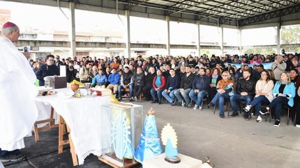 La misa estuvo a cargo del obispo Lugones.