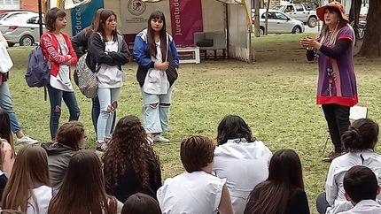 Graciela y su pasión por los cuentos, trasmitida con amor hacia los alumnos.