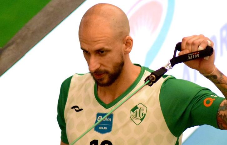 Bernasconi, armador de Defensores de Banfield.