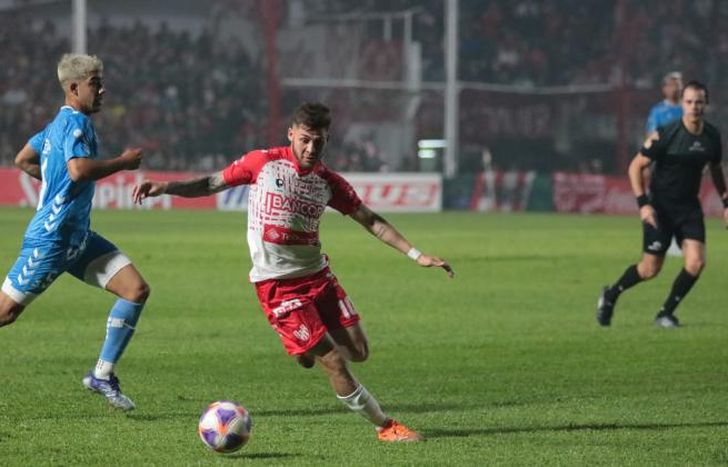 Watson se lleva la pelota, más atrás Toledo.