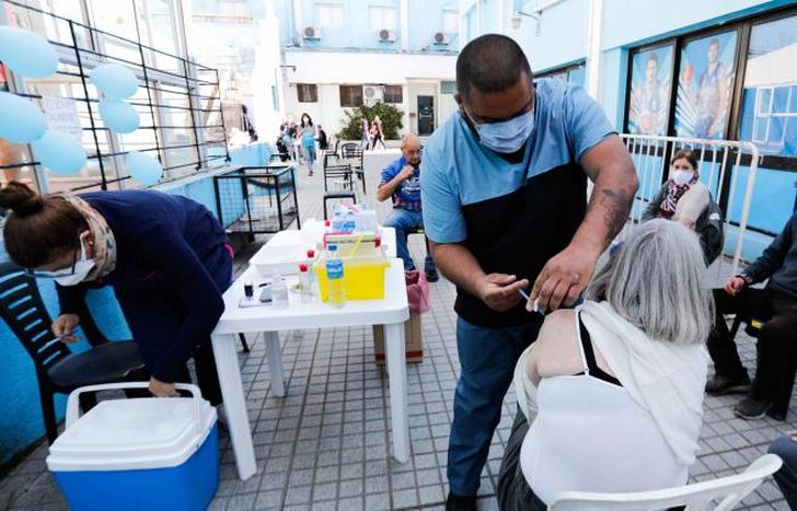 Hay 423.068 vecinos que recibieron una dosis.