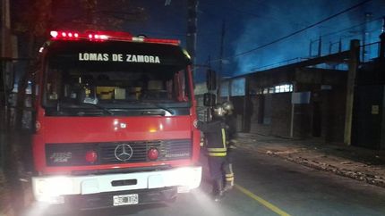 Los Bomberos de Lomas intervinieron en el lugar.