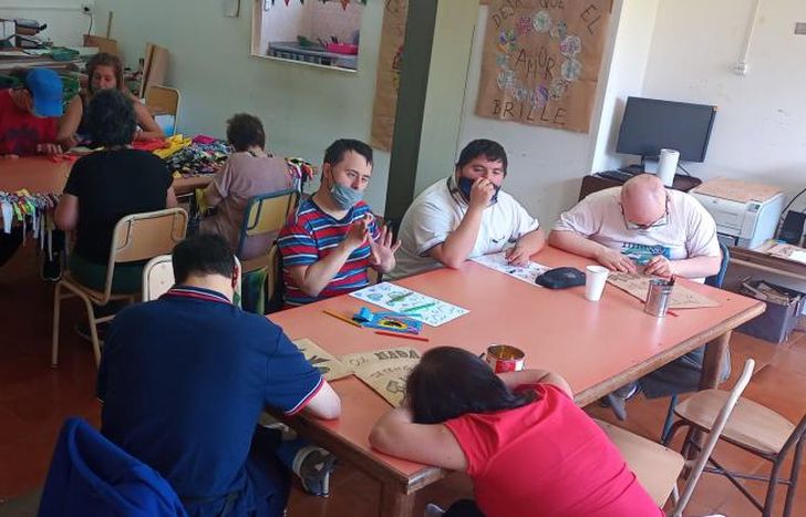 Para que los jóvenes y adultos continúen con sus actividades.