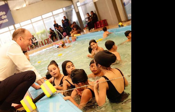 martín visitó a los chicos que practican el deporte.