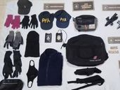 Elementos incautados a los falsos policías.