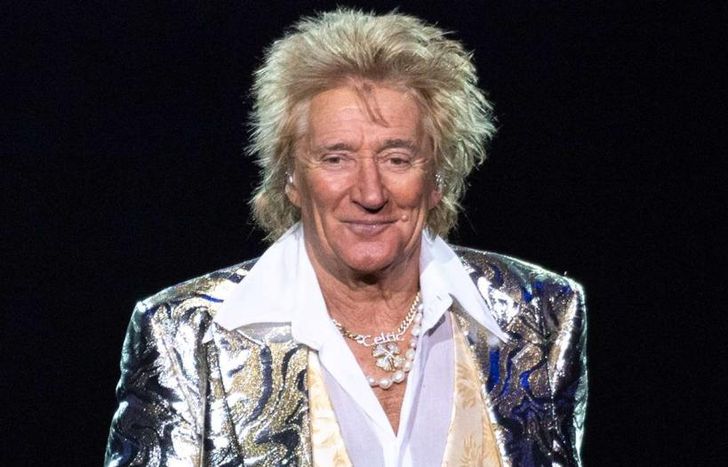 Regresa tras cinco años.