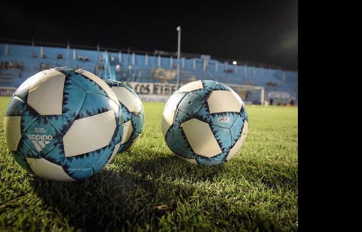 La pelota parada: no habrá fútbol en las próximas semanas.