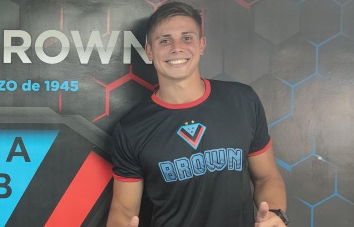 Pulicastro, carta de gol en Adrogué.