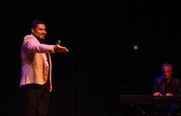 Un homenaje a las baladas de Sandro.