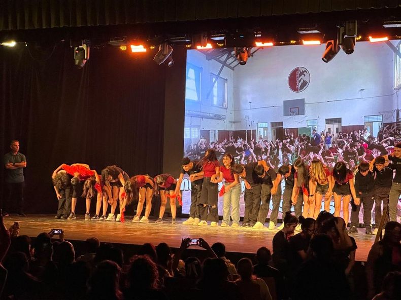 La tradicional gala de gimnasia durante años se realizó dentro de la escuela.