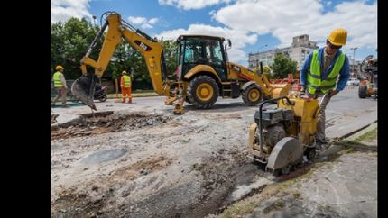 avanza el plan de repavimentacion en lanus