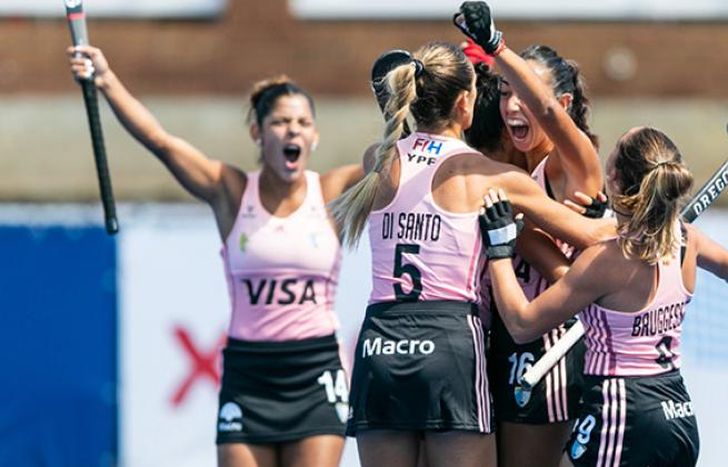 Argentina no le dio chances a Uruguay y terminó invicta.