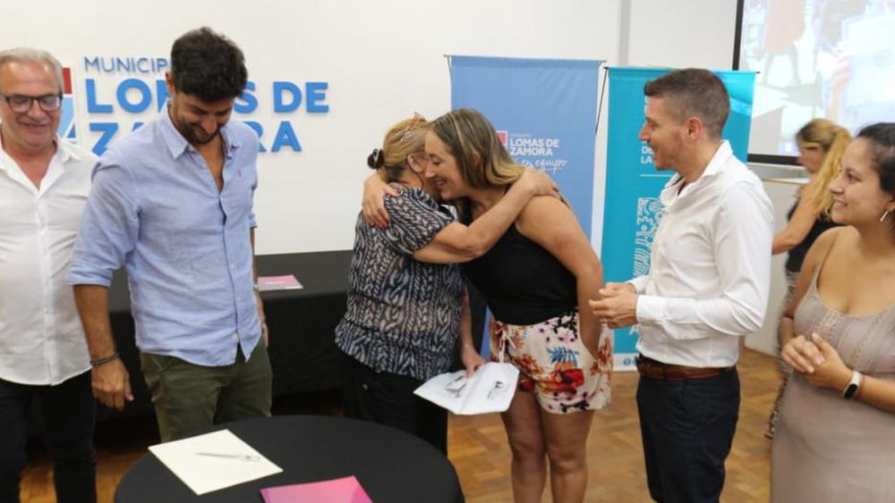Marina Lesci saludó a los vecinos.