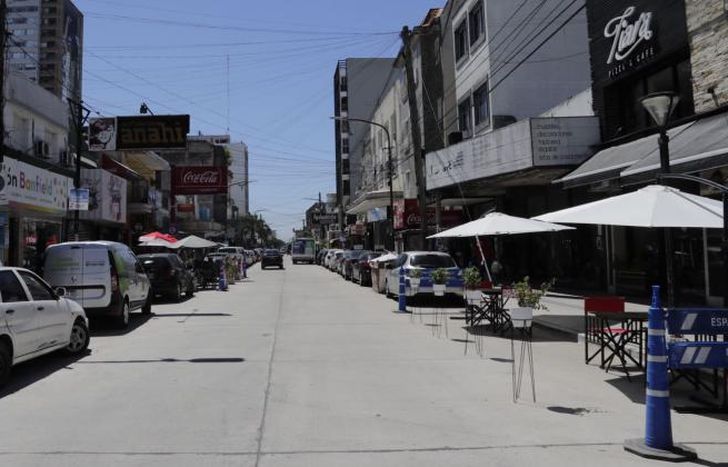 Ya repavimentaron gran parte de la zona comercial.