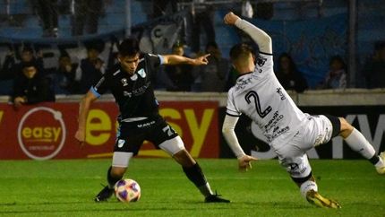 Maza trabaja a la par del grupo.