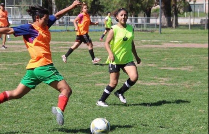 El femenino sigue la actividad en las redes.