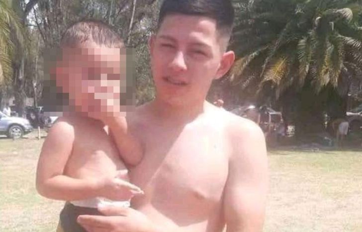 La víctima fue baleada en frente de su casa.