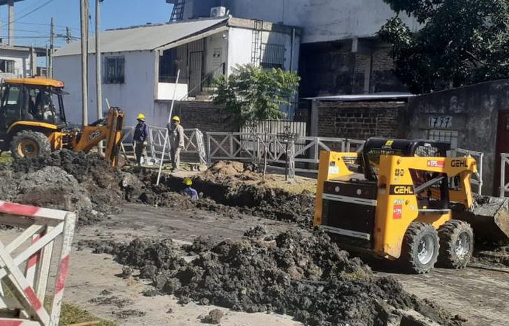 Las cuadrillas instalarán más de 22 mil metros de cañerías.