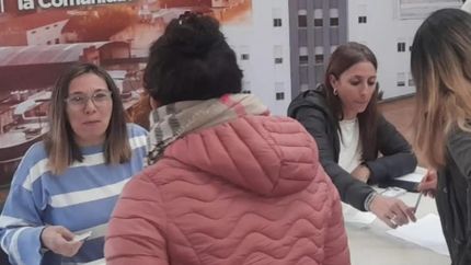 Con las credenciales se puede viajar gratis en el transporte público terrestre y fluvial.