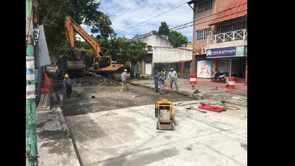 primero se retira el sector roto y luego se vierte el hormigón.