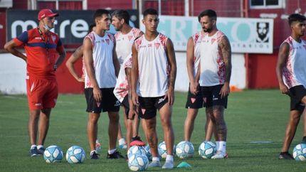 El plantel se despidió en el estadio Gallardón. El plantel se despidió en el estadio Gallardón.