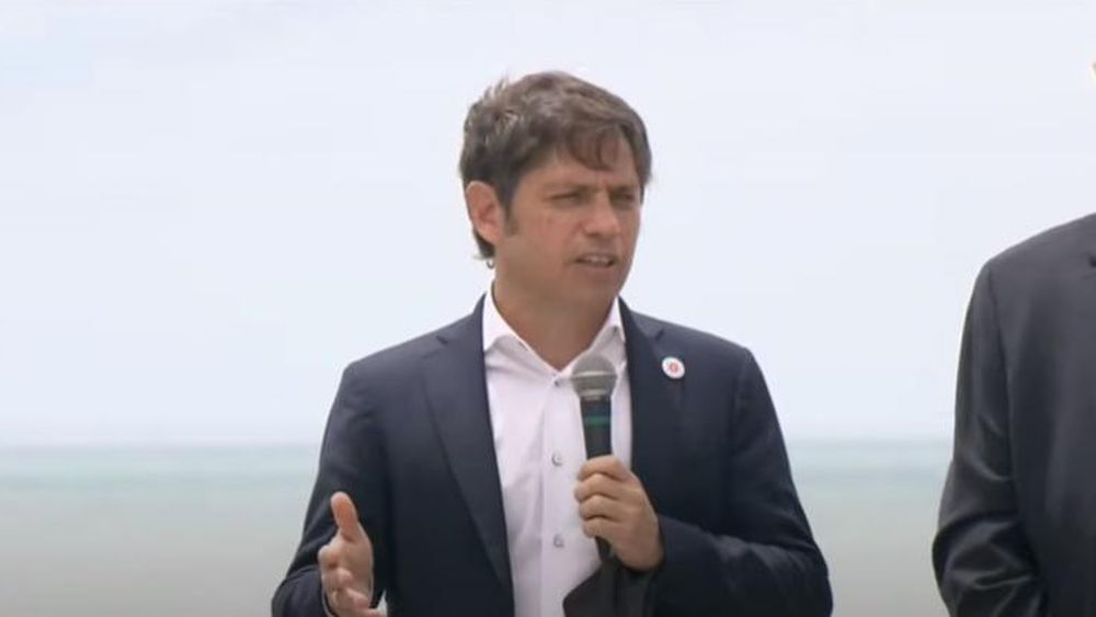 Kicillof anuncio vacunación libre para los turistas.