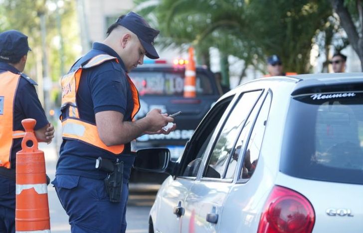 Los efectivos hacen tareas de interceptación vehicular e identificación de ocupantes.
