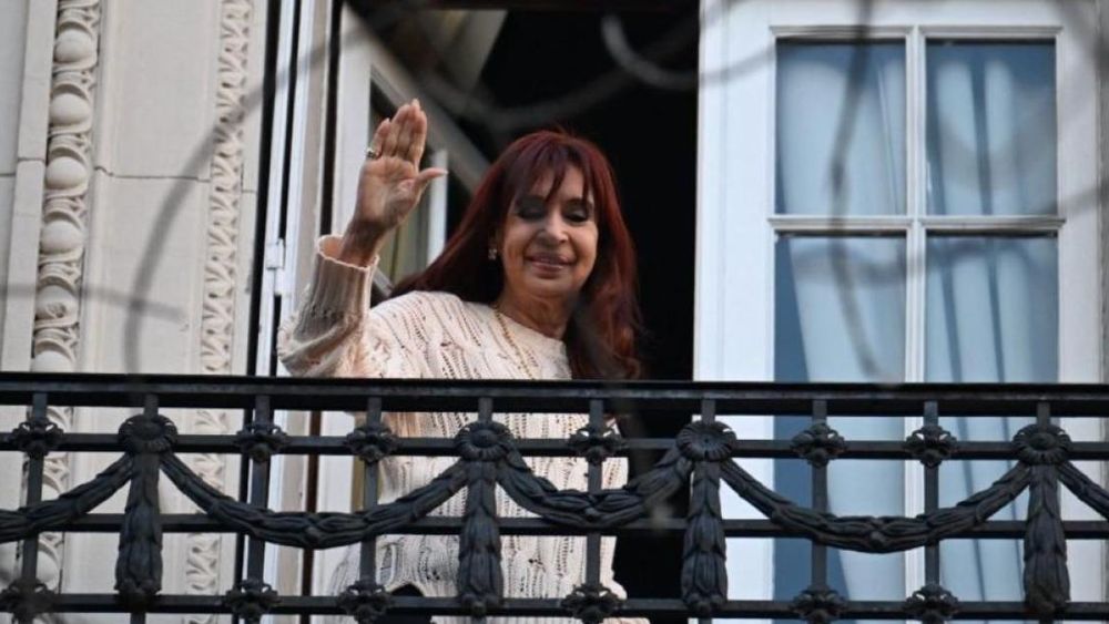 Cristina Kirchner, desde su balcón.