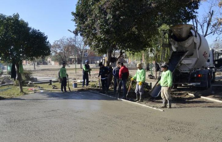 Las cuadrillas están armando un sector deportivo.