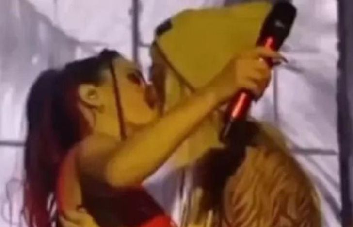 Chape en pleno escenario.