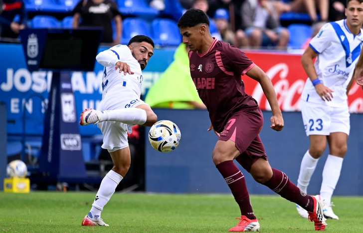 Lanús atento al futuro de Agustín Medina.