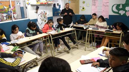 Los chicos tienen actividades recreativas, educación física y apoyo escolar. Los chicos tienen actividades recreativas, educación física y apoyo escolar.