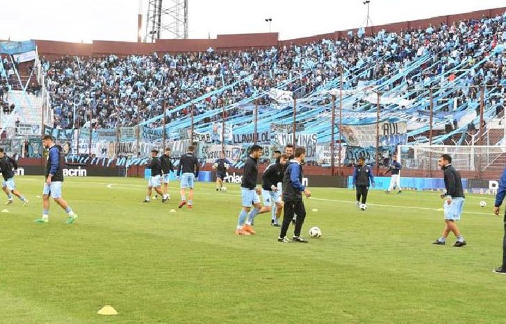 Quilmes ya gestionó para que el partido se juegue con hinchas de Temperley.