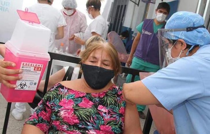 Avanza la vacunación en Lomas.