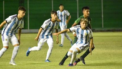 Benjamín Acosta (9), jugador de Lanús. Benjamín Acosta (9), jugador de Lanús.