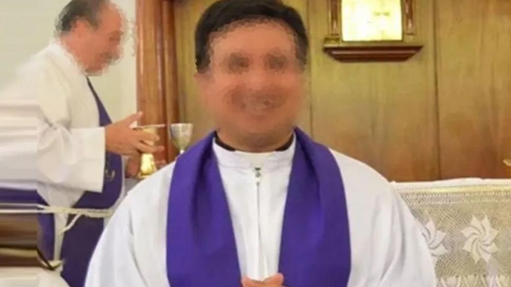 El sacerdote está acusado de abuso sexual con acceso carnal.