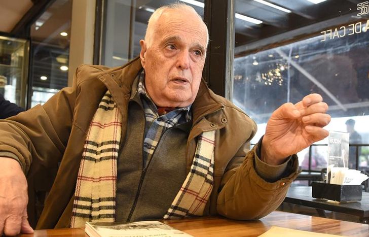 Las descripciones del frente de Casa tomada coinciden con el lugar en el que Julio vivía en Banfield, dijo.