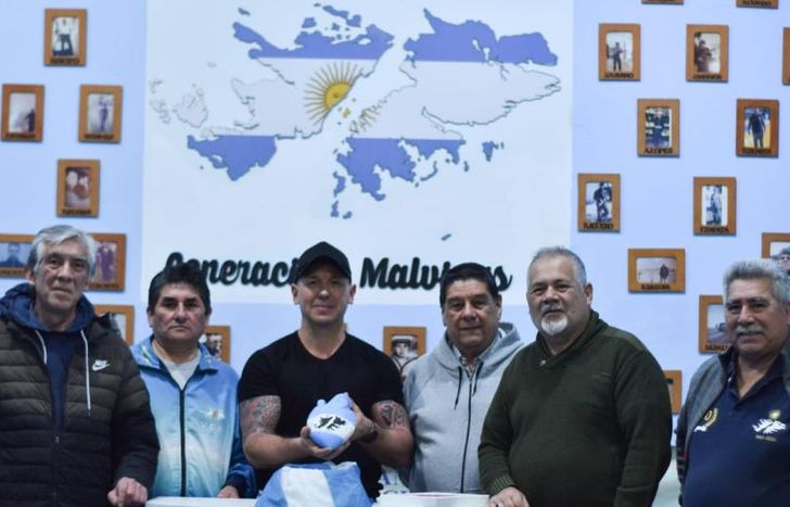 El lomense va a presentar este sábado en el Malba con el corazón de las Islas Malvinas.