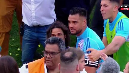 Leandro Brey evitó que Chiquito Romero se peleara con hinchas de Boca tras la derrota con River en el Superclásico.