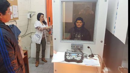 el municipio adquirio una cabina audiometrica para el dispensario de lomas