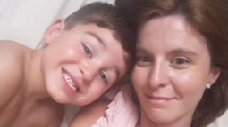 Joaquín Ruffo junto a su mamá, Natalia Ciak.