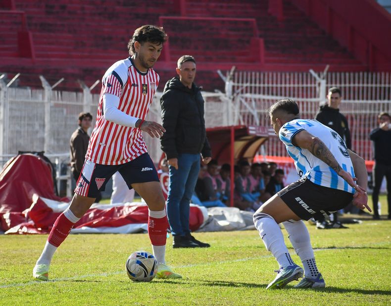 El DT quiere que Mauricio Asenjo se quede en Los Andes.