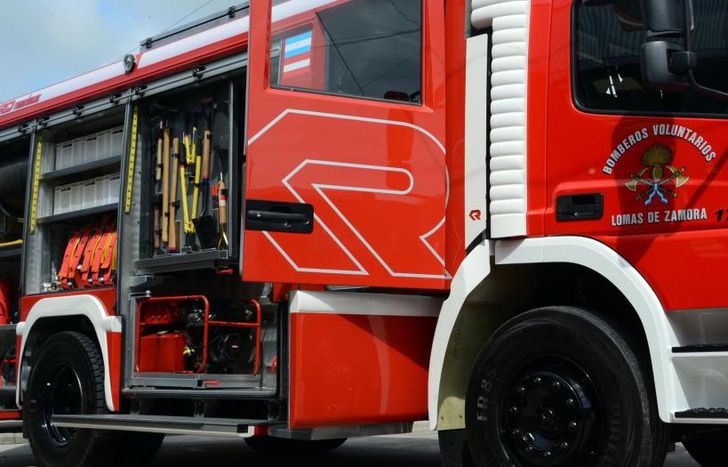 Los Bomberos Voluntarios de Lomas intervinieron en el lugar.