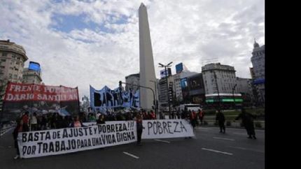protesta en el obelisco en rechazo a las negociaciones con el fmi