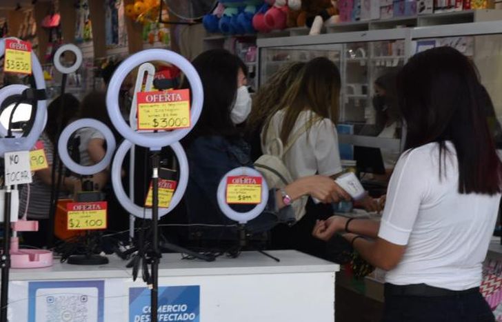 Las ventas fueron buenas y los lomenses aprovecharon las ofertas.