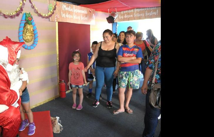 Miles de chicos aprovecharon para sacarse una foto con Papá Noel.